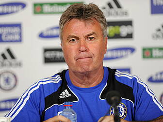 Australian FA announce Guus Hi...